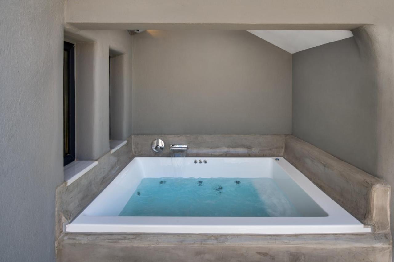 סנטוריני Christianna & George Luxury Hot Tub Apartment מראה חיצוני תמונה