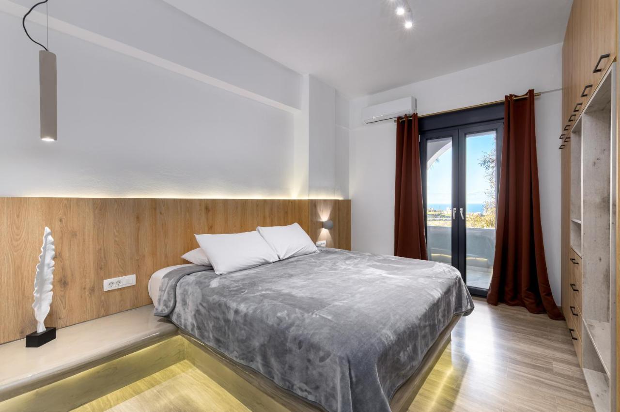 סנטוריני Christianna & George Luxury Hot Tub Apartment מראה חיצוני תמונה