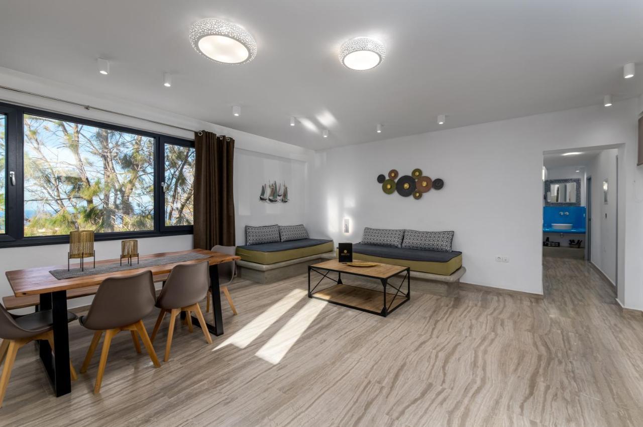 סנטוריני Christianna & George Luxury Hot Tub Apartment מראה חיצוני תמונה